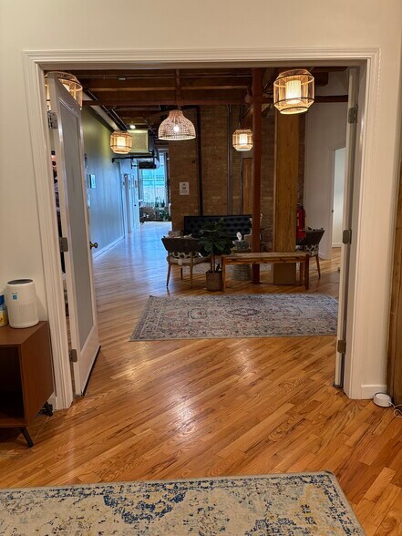 More Photos Of 661 W Lake St, Chicago Loft Creative Space For Lease