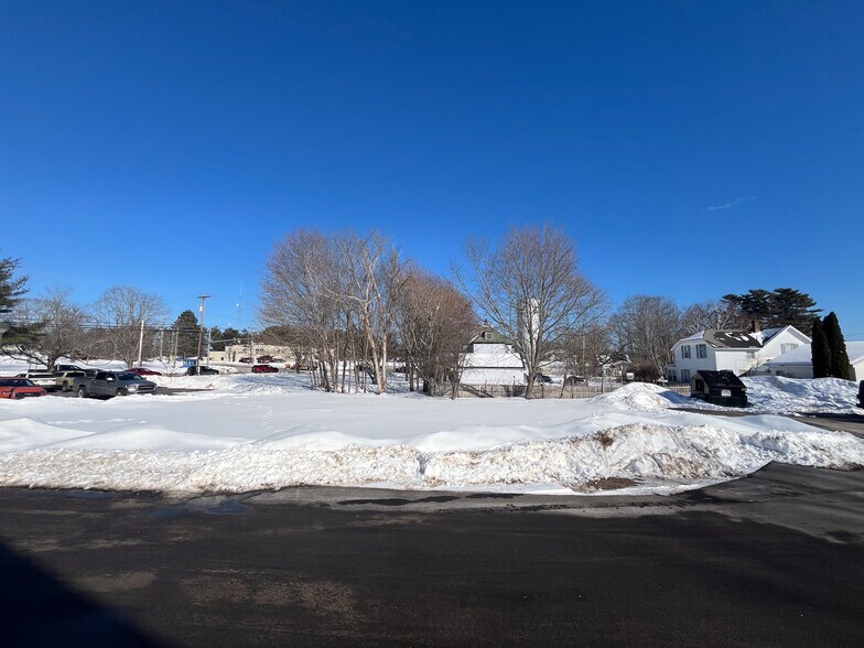 More Photos Of 155 Saco Ave, Old Orchard Beach Office For Sale