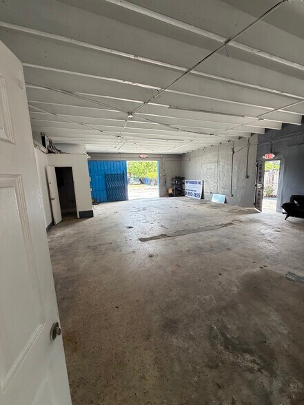 More Photos Of 3321 NW 79th St, Miami Land For Lease