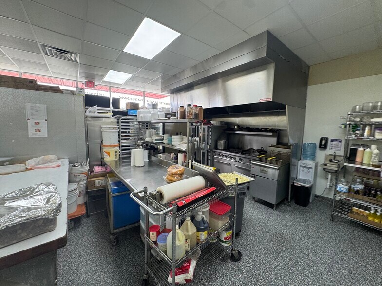 More Photos Of 1443 Belladonna Pl, Saint Cloud Showroom For Lease