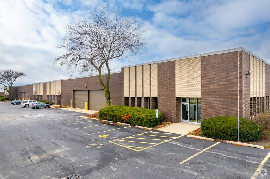 Primary Photo Of 7510-7540 N Caldwell Ave, Niles Manufacturing For Lease