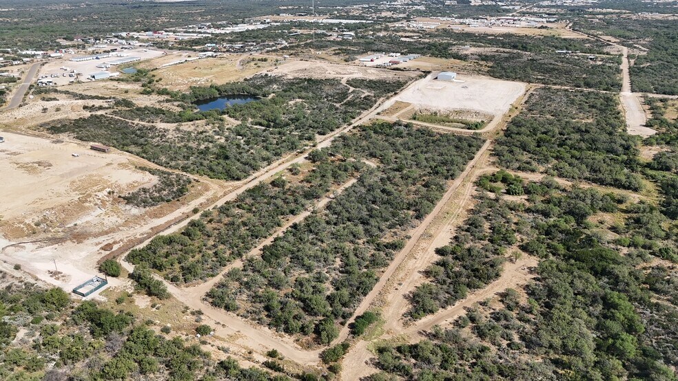 More Photos Of 311 Chicote Rd, Laredo Industrial For Sale