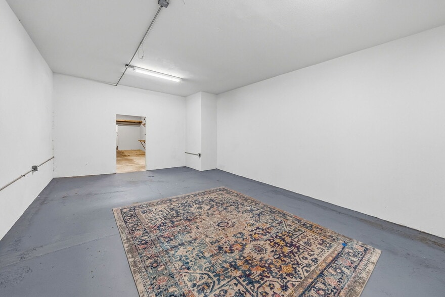 More Photos Of 586 W Avenue 28, Los Angeles Warehouse For Lease