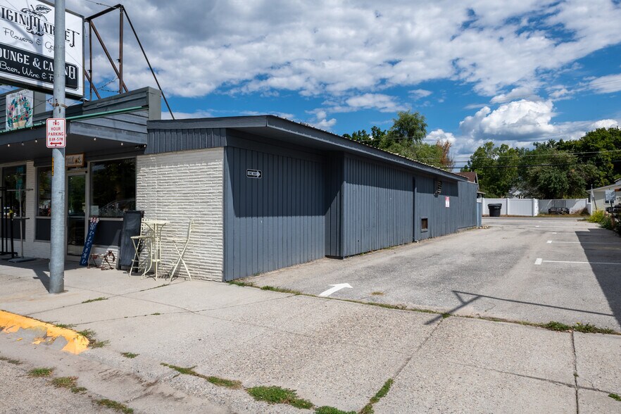 More Photos Of 108 Main St, Stevensville General Retail For Sale