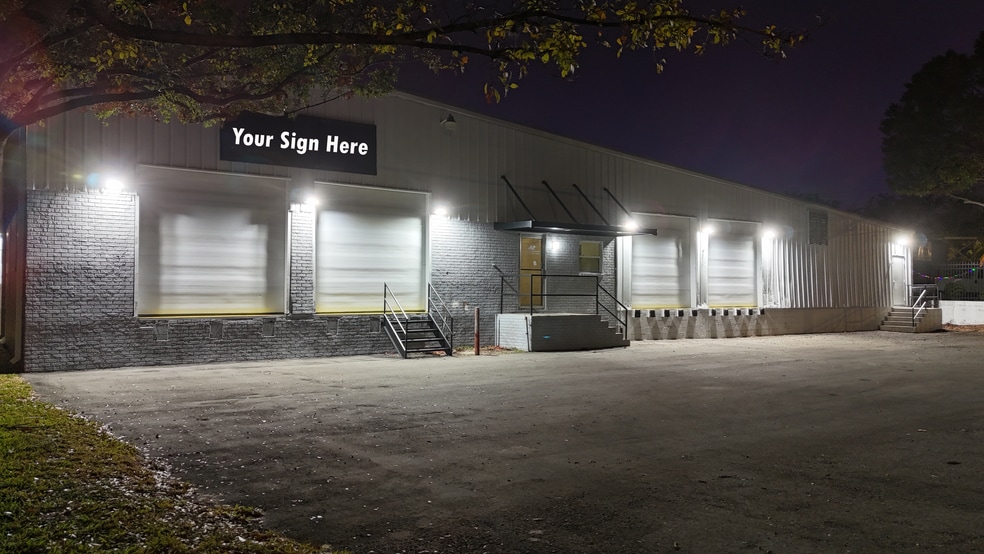 More Photos Of 5007 S Westshore Blvd, Tampa Warehouse For Lease
