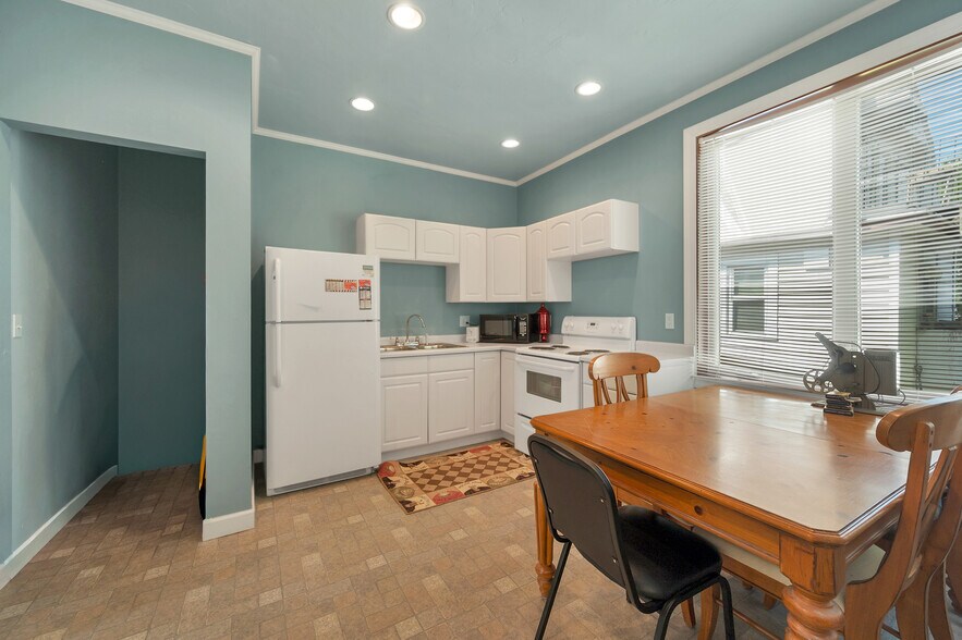 More Photos Of 125 S Quincy St, Green Bay Office For Sale