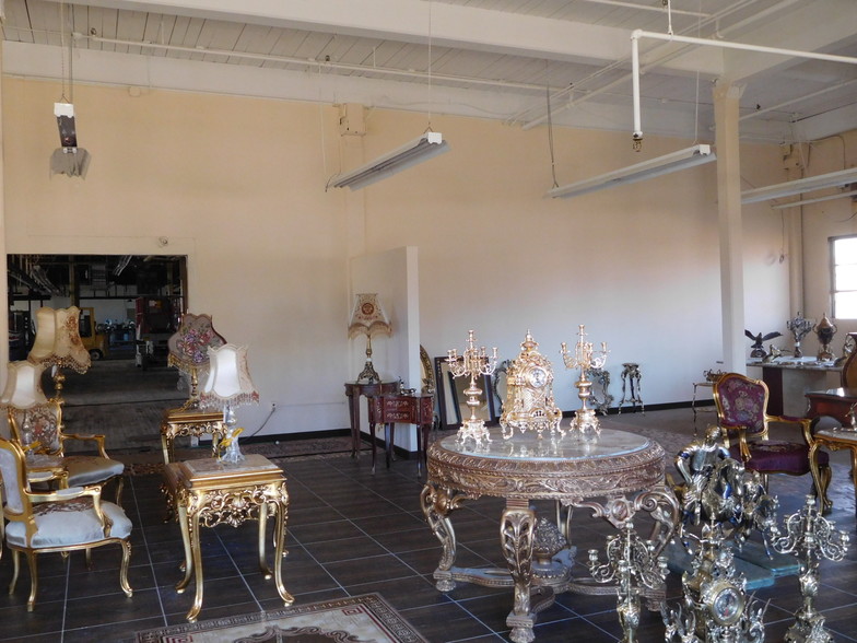 More Photos Of 95 Granby St, Bloomfield Manufacturing For Sale