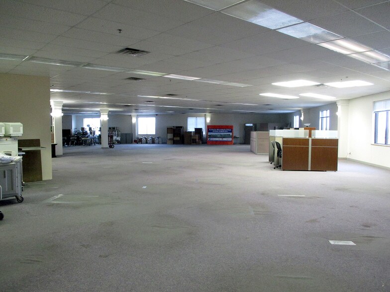 More Photos Of 2700 8th St NW, Minot Medical For Sale