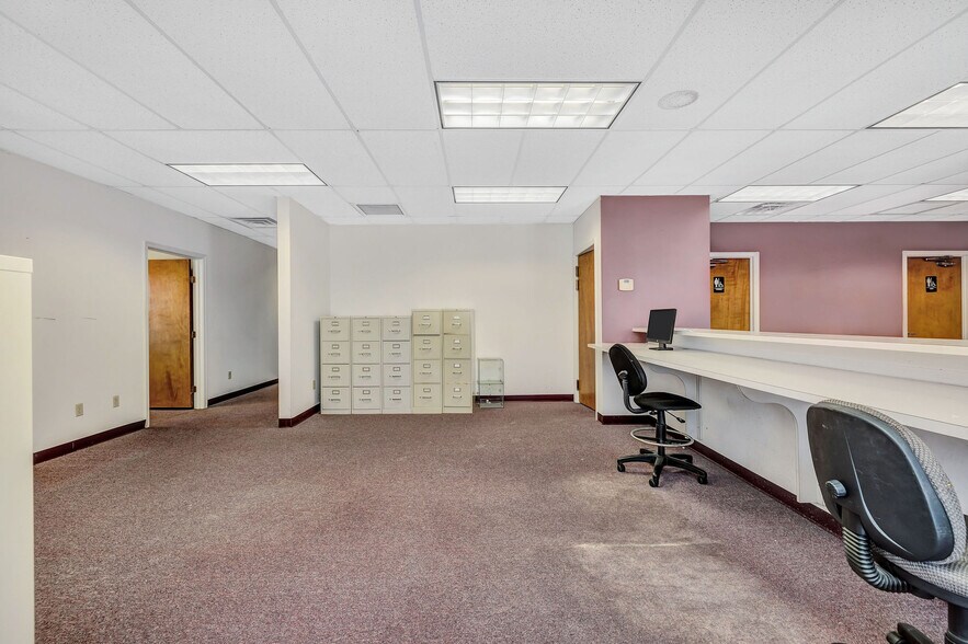 More Photos Of 860 NW Washington Blvd, Hamilton Medical For Lease