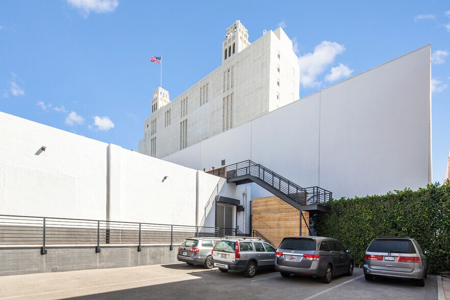 More Photos Of 6820-6830 Santa Monica Blvd, Los Angeles Storefront Retail Office For Sale