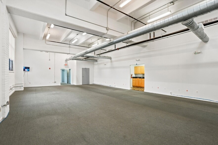 More Photos Of 5534-5546 Pulaski Ave, Philadelphia Office For Lease