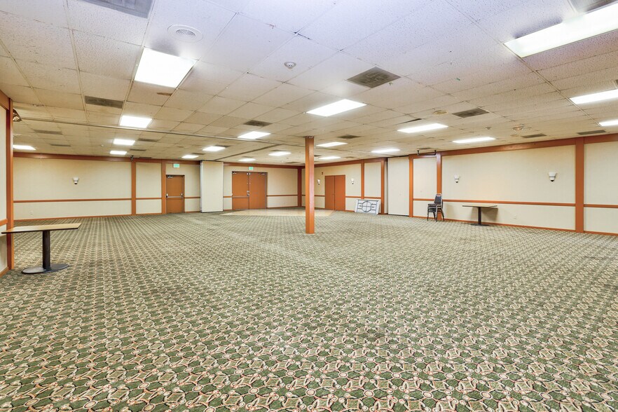 More Photos Of 14378 US 34, Fort Morgan Hotel For Sale