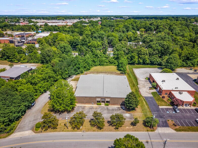 More Photos Of 623 Southwest St, High Point Warehouse For Lease