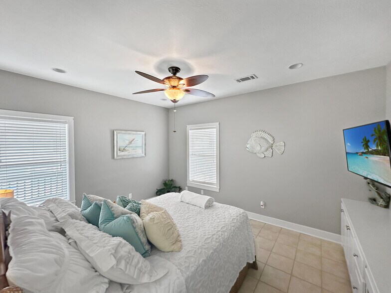 More Photos Of 944 Raymond, Crystal Beach Specialty For Sale