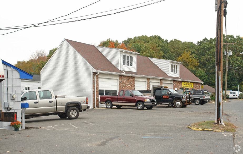 More Photos Of 25 Darling St, Southington Auto Repair For Sale