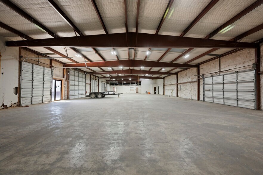 More Photos Of 650 E Highway 67, Duncanville Light Distribution For Sale