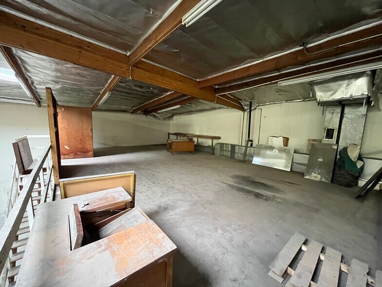 More Photos Of 440 E Walnut Ave, Fullerton Warehouse For Lease
