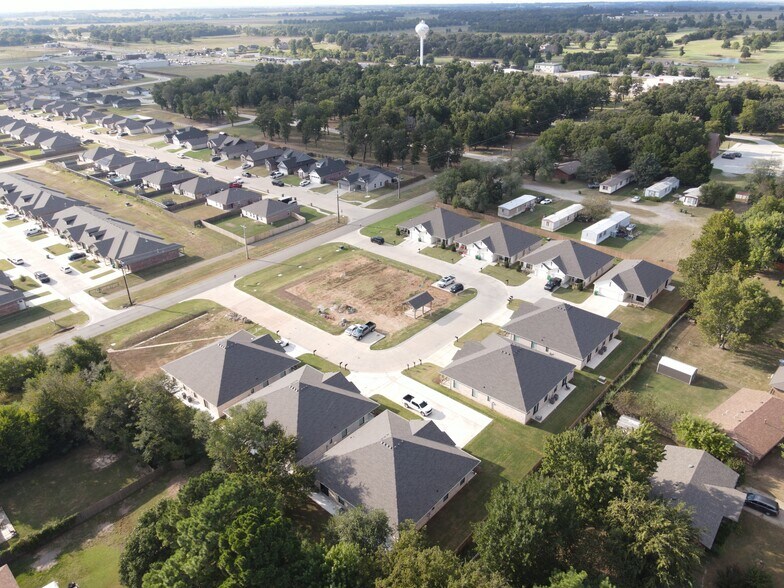 More Photos Of 1010 Lovers Lane ln, Perkins Apartments For Sale