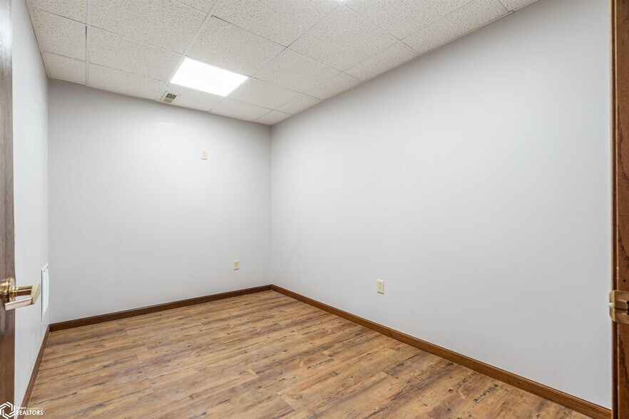 More Photos Of 3031 Flint Hills Dr, Burlington Office For Sale