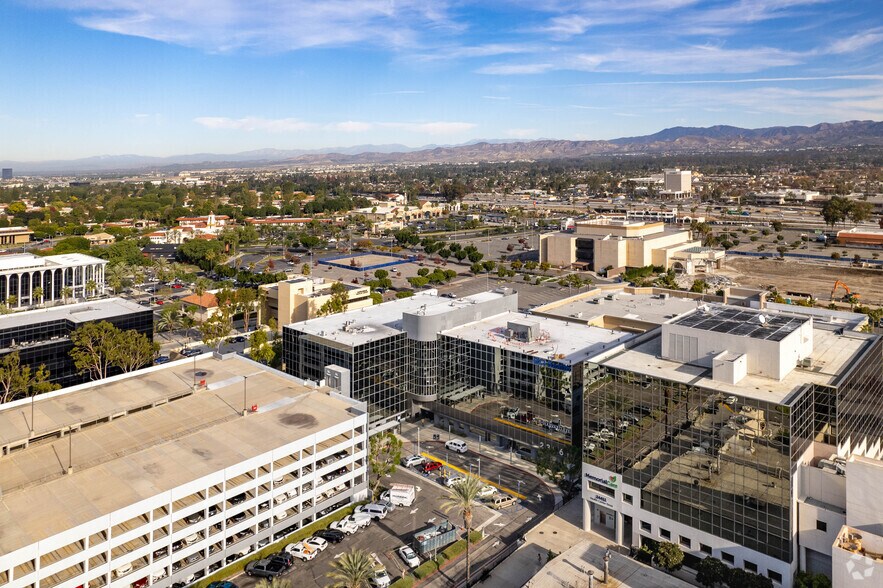 More Photos Of 23961 Calle de la Magdalena, Laguna Hills Medical For Lease