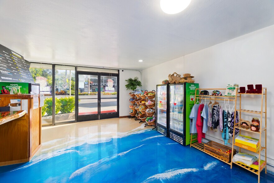 More Photos Of 76-6246 Ali'i Dr, Kailua Kona Hotel For Sale