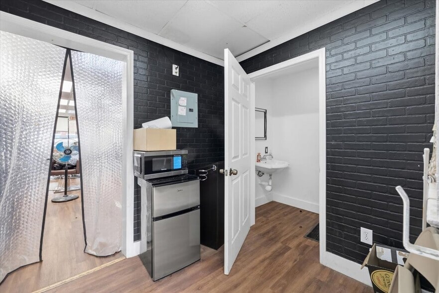 More Photos Of 216-218 Orange Ave, Irvington Convenience Store For Sale