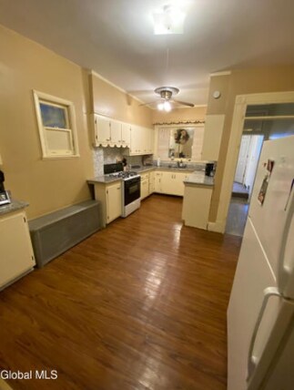 More Photos Of 122 4th St, Troy General Retail For Sale