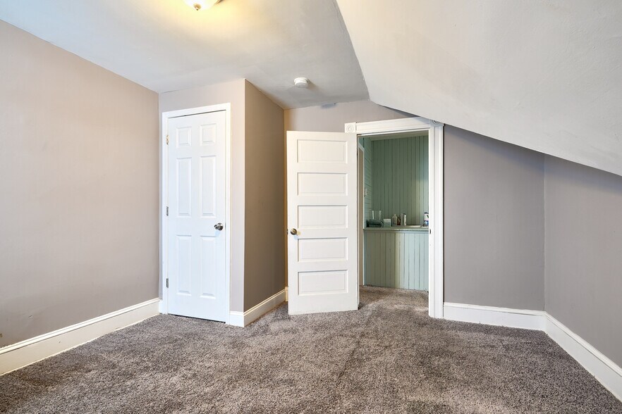 More Photos Of 16-18 Sudbrook Ln, Pikesville Office Residential For Sale