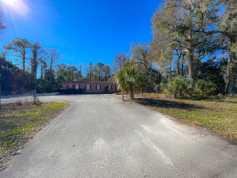 More Photos Of 8144 W Grover Cleveland Blvd, Homosassa Office For Sale