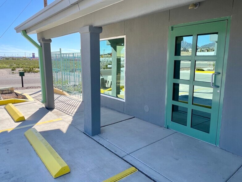 More Photos Of 7115 S Desert Blvd, Canutillo Self Storage For Lease