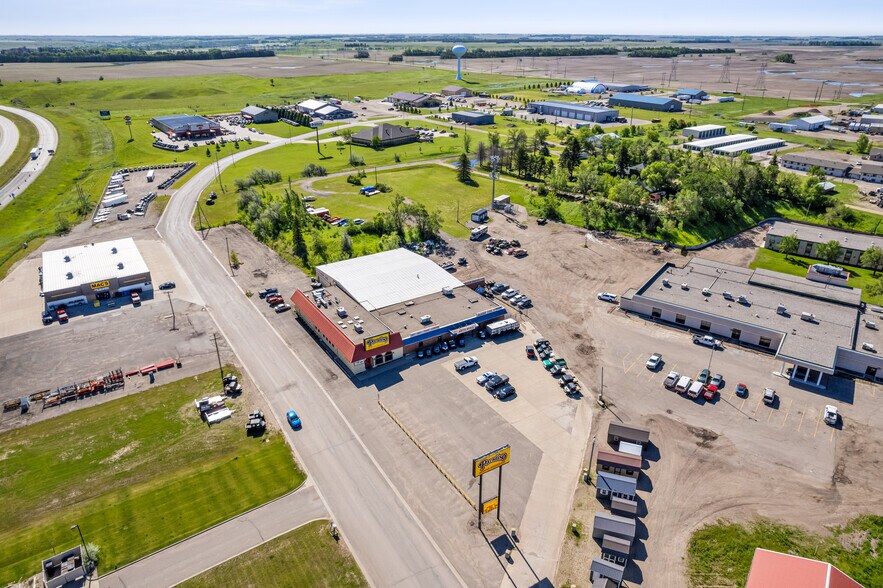 More Photos Of 417 24th St SW, Jamestown General Retail For Sale