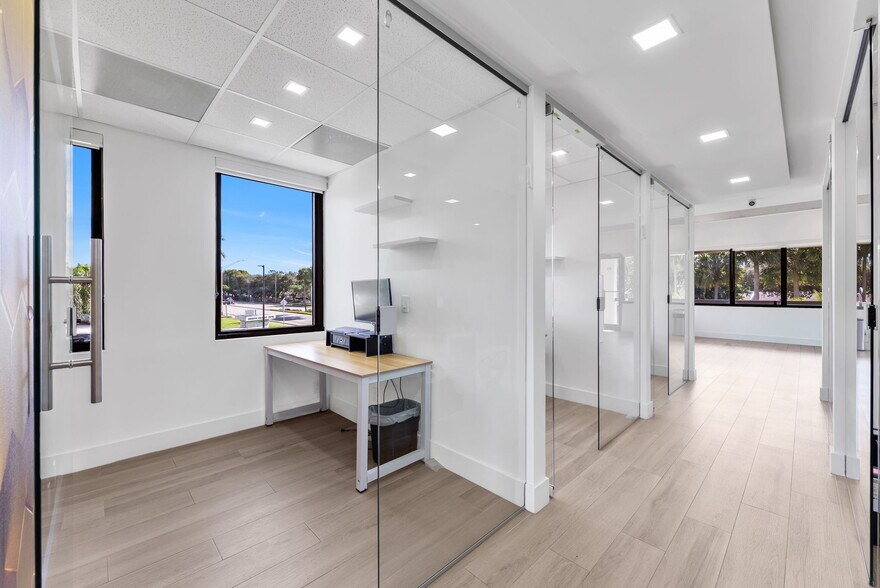 More Photos Of 3595 Sheridan St, Hollywood Coworking Space