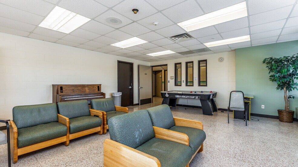 More Photos Of 1160 Seippel Rd, Dubuque Healthcare For Sale