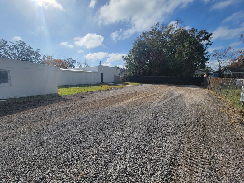 More Photos Of 2893 Edison Ave, Jacksonville Storefront Retail Office For Lease