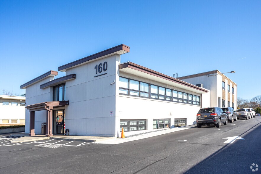 More Photos Of 160 Commack Rd, Commack Medical For Lease