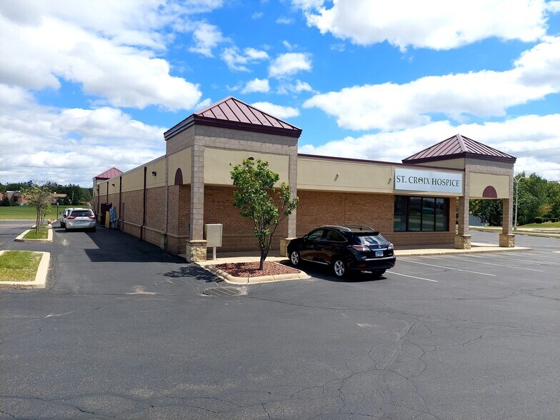 More Photos Of 825 Lexington Blvd, Fort Atkinson Freestanding For Lease