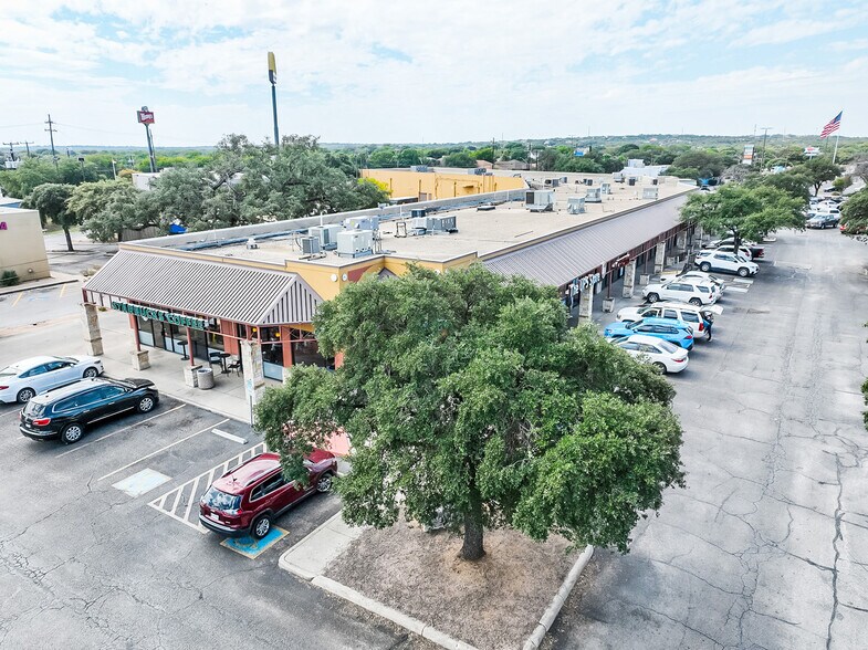 More Photos Of 8425 Bandera Rd, San Antonio General Retail For Sale