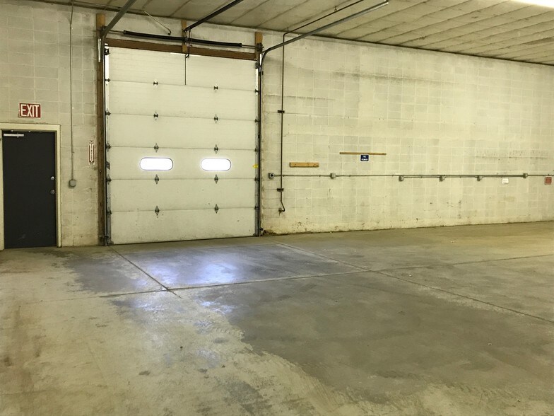 More Photos Of 2026 Samco Rd, Rapid City Warehouse For Lease
