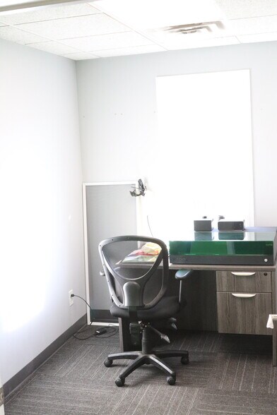 More Photos Of 4583 American Road rd, Rockford Flex For Lease