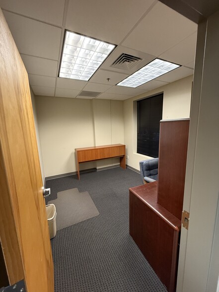 More Photos Of 1880 W Oak Pky, Marietta Loft Creative Space For Lease