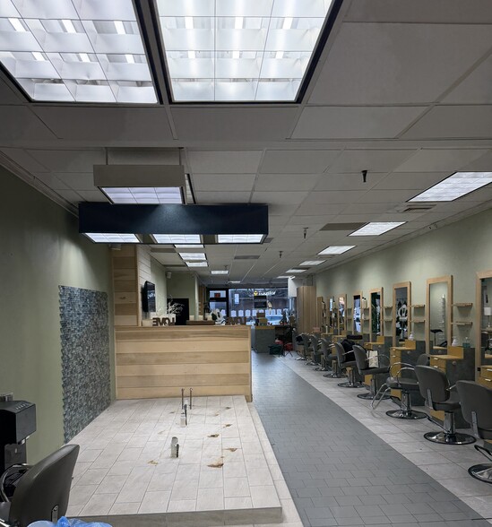 More Photos Of 2909 Ditmars Blvd, Astoria Flex For Lease