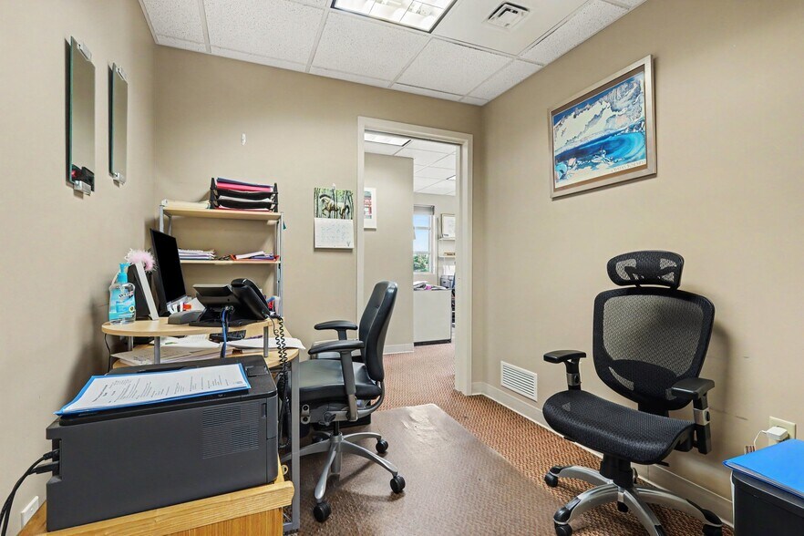 More Photos Of 2801 Leonard Dr, Valparaiso Medical For Sale