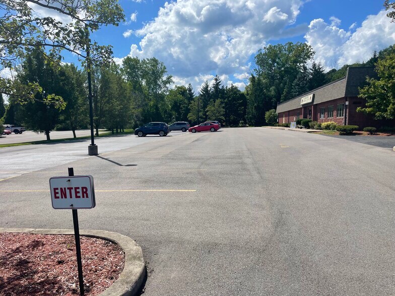 More Photos Of 2051 Fairport Nine Mile Point Rd, Penfield Freestanding For Lease