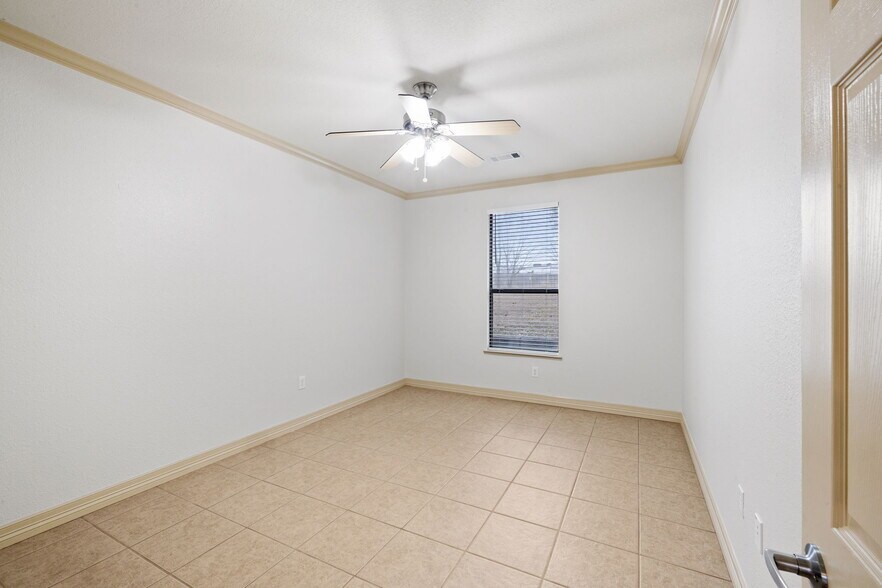 More Photos Of 3000 Joe Dimaggio Blvd, Round Rock Office Residential For Lease