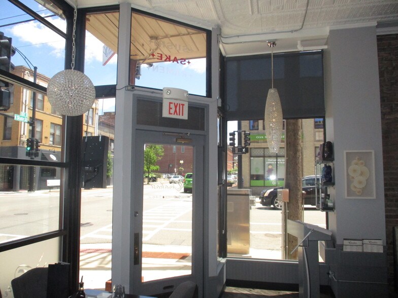 More Photos Of 221-223 E State St, Rockford Storefront Retail Residential For Lease