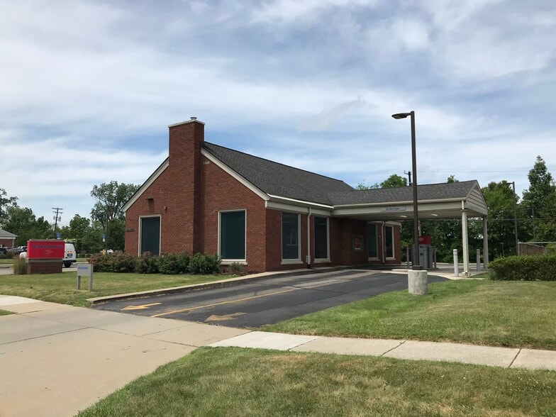 More Photos Of 23700 Goddard Rd, Taylor Bank For Lease