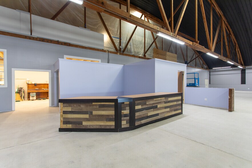 More Photos Of 901 9th St N, Great Falls Showroom For Lease