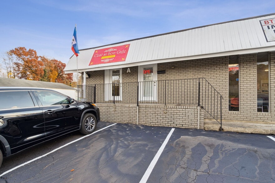 More Photos Of , Smyrna General Retail For Sale