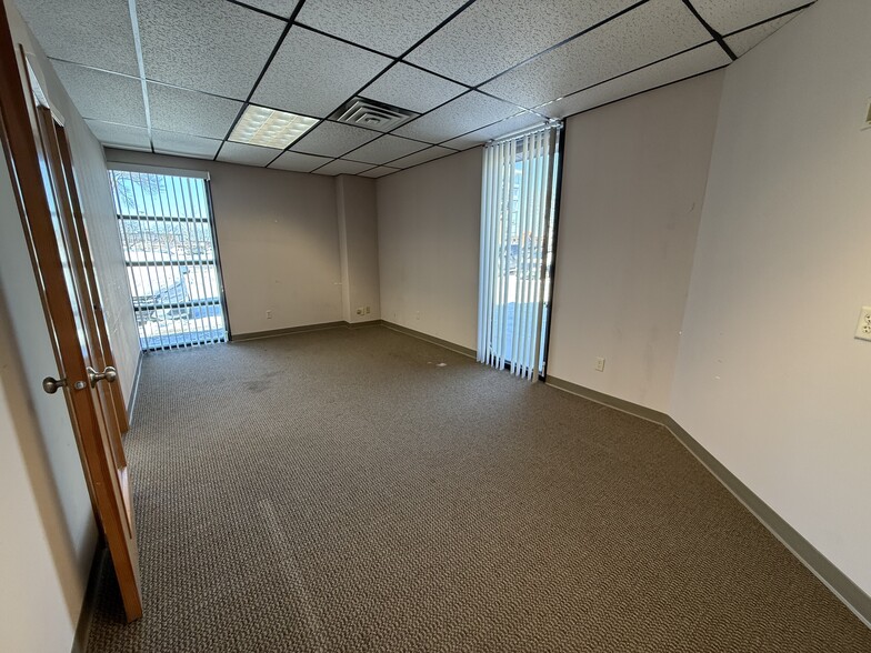 More Photos Of 6514 Odana Rd, Madison Freestanding For Lease