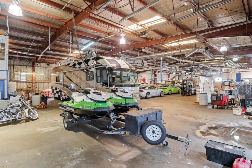 More Photos Of 1608 W Moore Ave, Terrell Auto Dealership For Sale